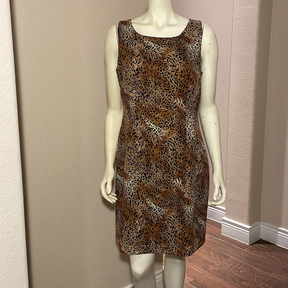 Rabbit design, leopard print dress.